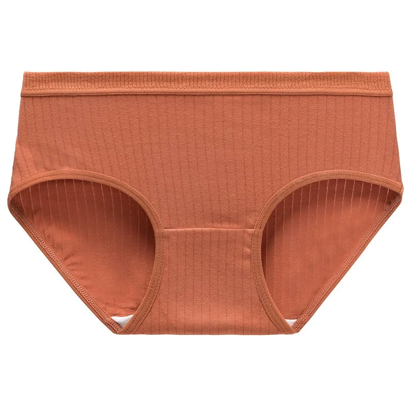 Hot Selling Women's Seamless Cotton Briefs Mid Waist Underwear for Plus Size Women Weighing 100kg Everyday Plain Dyed Panties