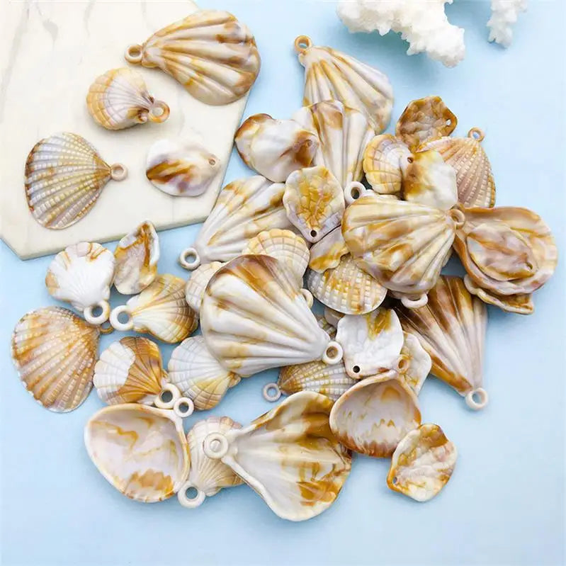 Manufacturer Wholesale Mixed 44pcs Acrylic Conch Sea Shell Pendants Charms Handmade Crafts Accessories Small Conch Pendants