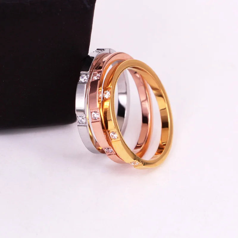 Fashion Female Antique Elegant White 3 Cubic Zircon Zirconia Anniversary Design Durability Engagement Eternity Ring for Women