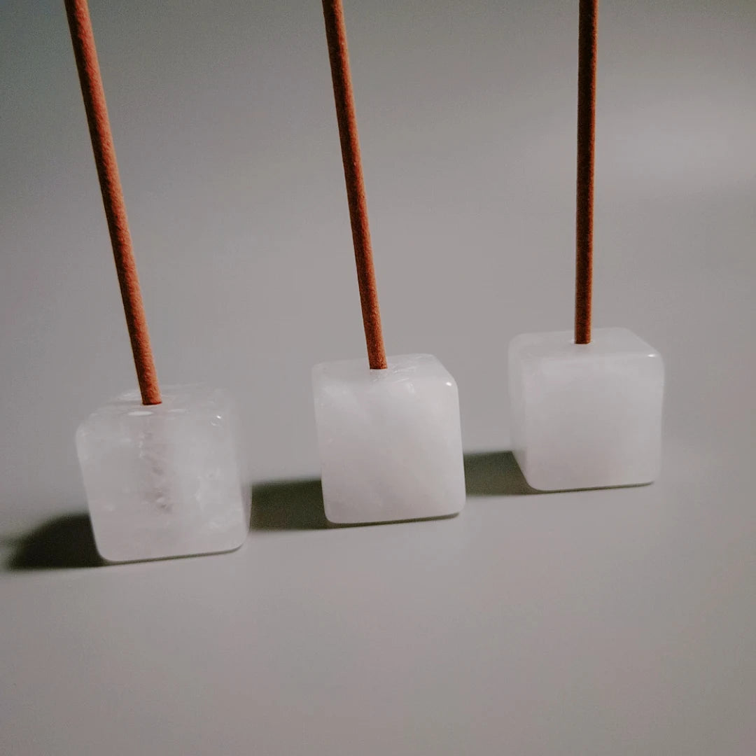 Huiying Cheap Clear Quartz Cube Shape Gem Incense Holder Mini