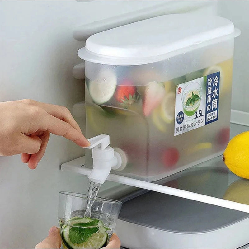 3.5L Cold Kettle with Faucet in Refrigerator Kitchen Refrigerator Container Transparent Cooler Rotating Drinking