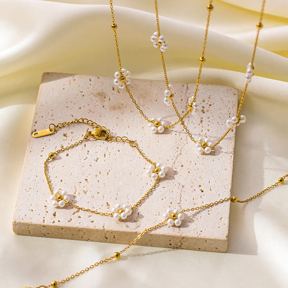 Elegant Flower Pearl Necklace 18K Gold Plated Chocker Stainless Steel Necklace