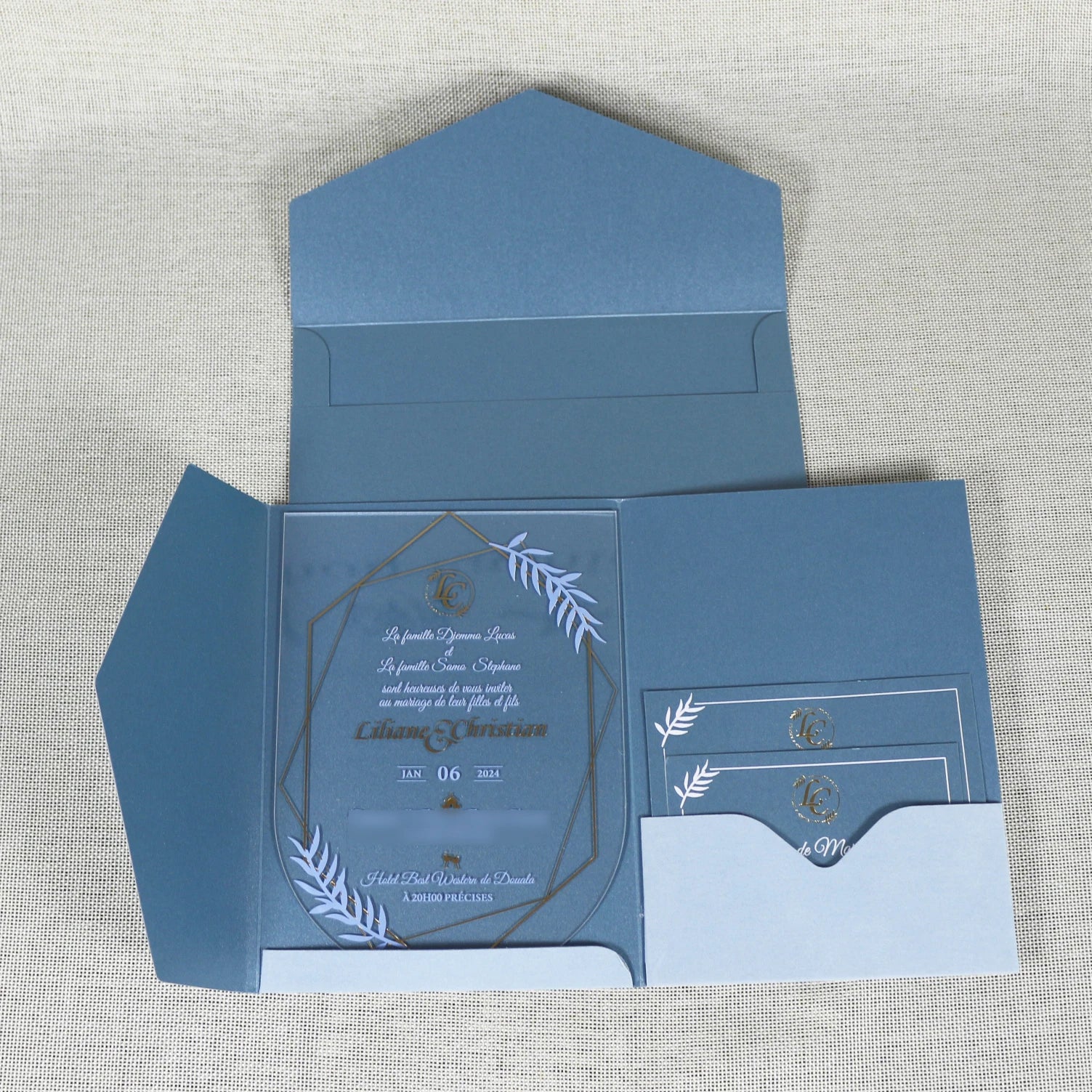 Light Blue Luxury Velvet Pocket Wedding Invitation with Watercolor Ink Printing clear Acrylic Invitation Card and Envelope