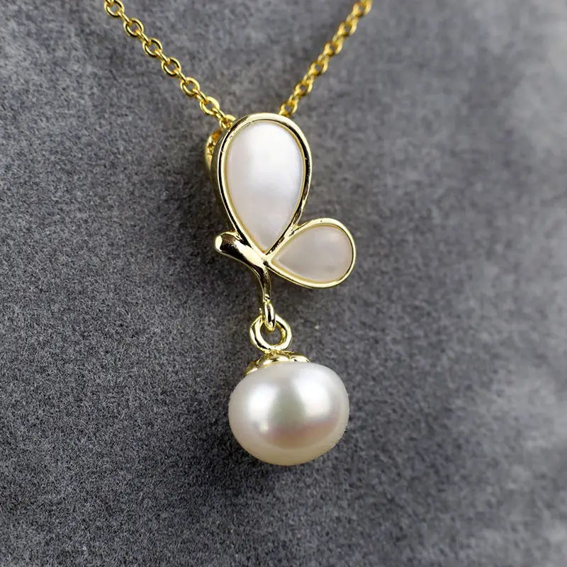 Certified Dragonfly Pearl Pendant With Chain Freshwater Pearl Necklace 7-8Mm Steamed Bread Round White Pearl Choker Simple