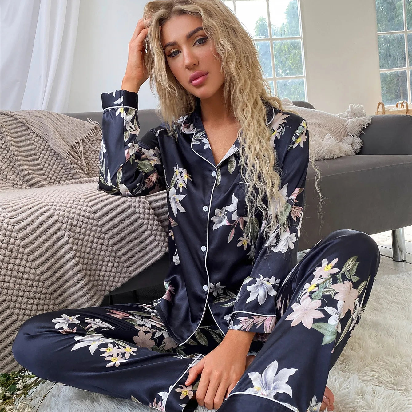 Hot Sale New Thermal Knee Length Long Sleeve 2pcs Satin Pyjamas Sexy Women's Shiny Striped Sleepwear