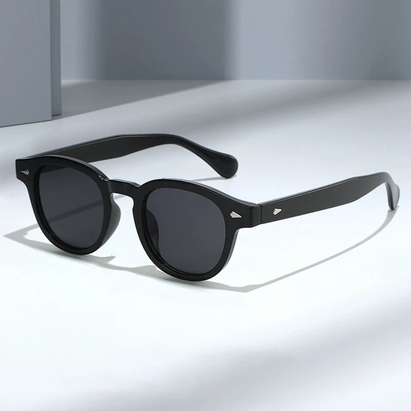 Vintage round Sunglasses for Men and Women Retro UV400 Optical Lenses PC Frame Material Male Female Sun Glasses with Rivets