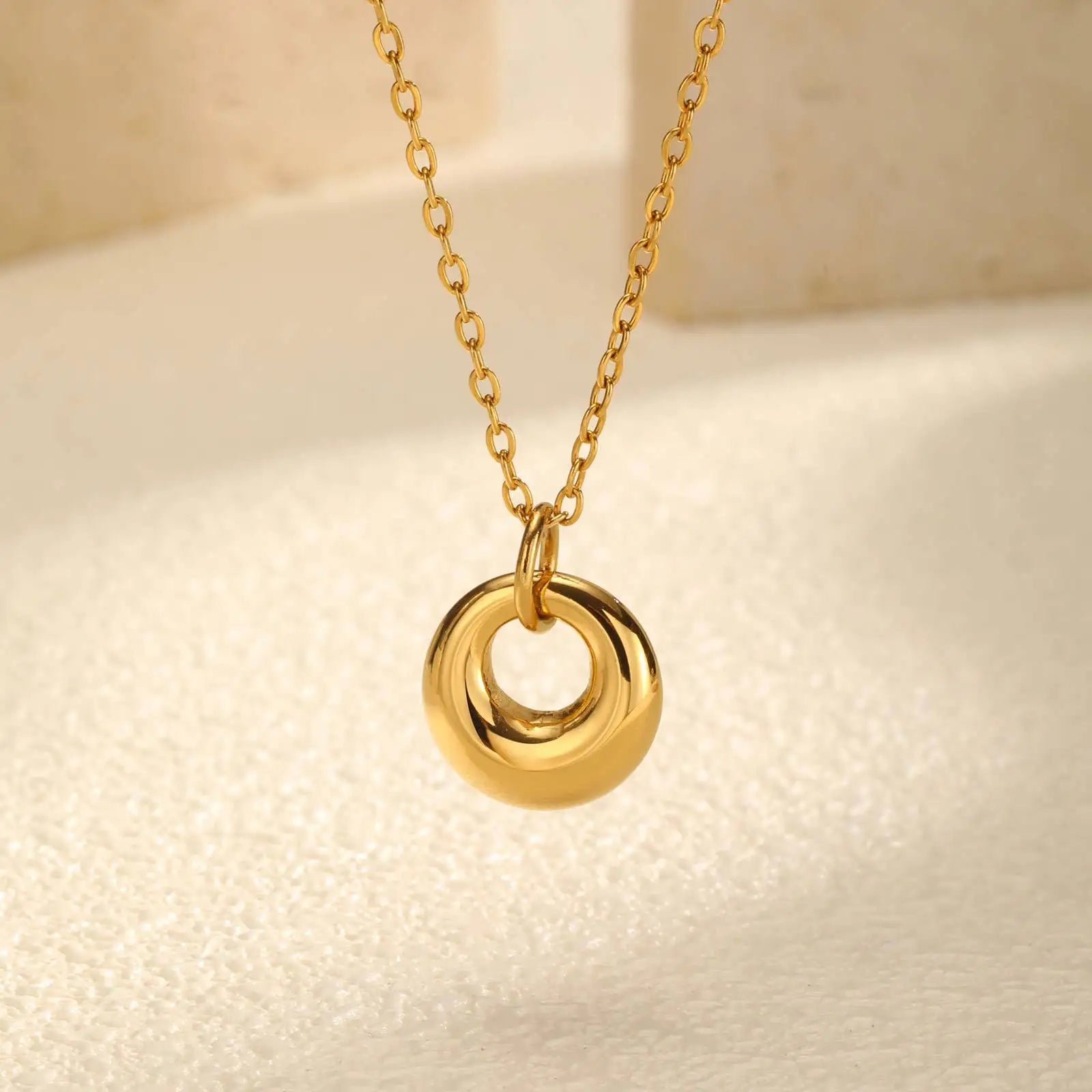 Trendy Minimalist 18K PVD Gold Plated Jewelry Geometric Loop Glossy Pendant Stainless Steel Necklace