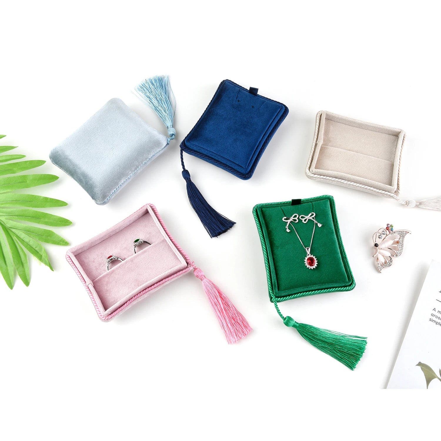 Wholesale Tassel Velvet Jewelry Ring Necklace Bracelet Box Portable Jewelry Display Box Jewelry Storage Box Organizer