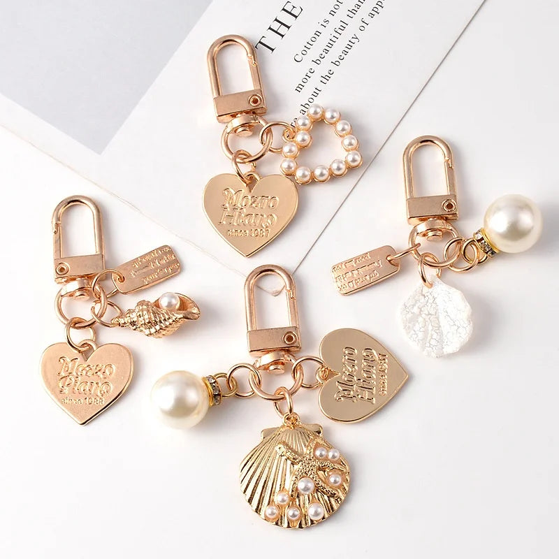 Wholesale Cute Pearl Shell Keychain Pendants Metal Creative Small Promotional Gifts Heart Pendants for Phone Bag Key