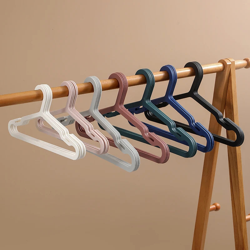 High Quality Best Sale Multifunction   Plastic Adult Non Slip Coat Hanger Traceless Design Coat Hanger