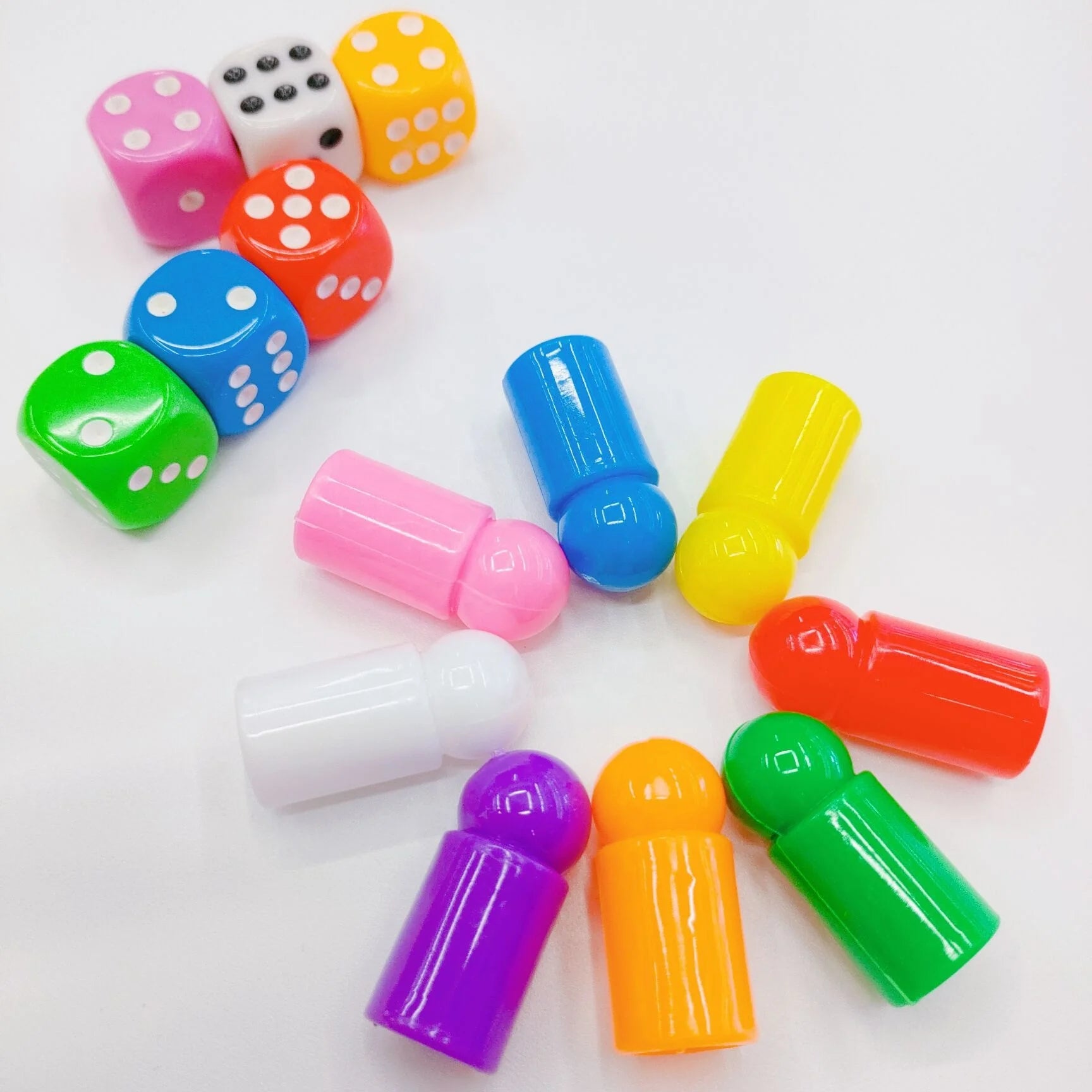 Deskjoy Manufacturer Custom Wholesale Colored Plastic Chess Pawns Dice 29*13mm Children's Educational Board Game Toys