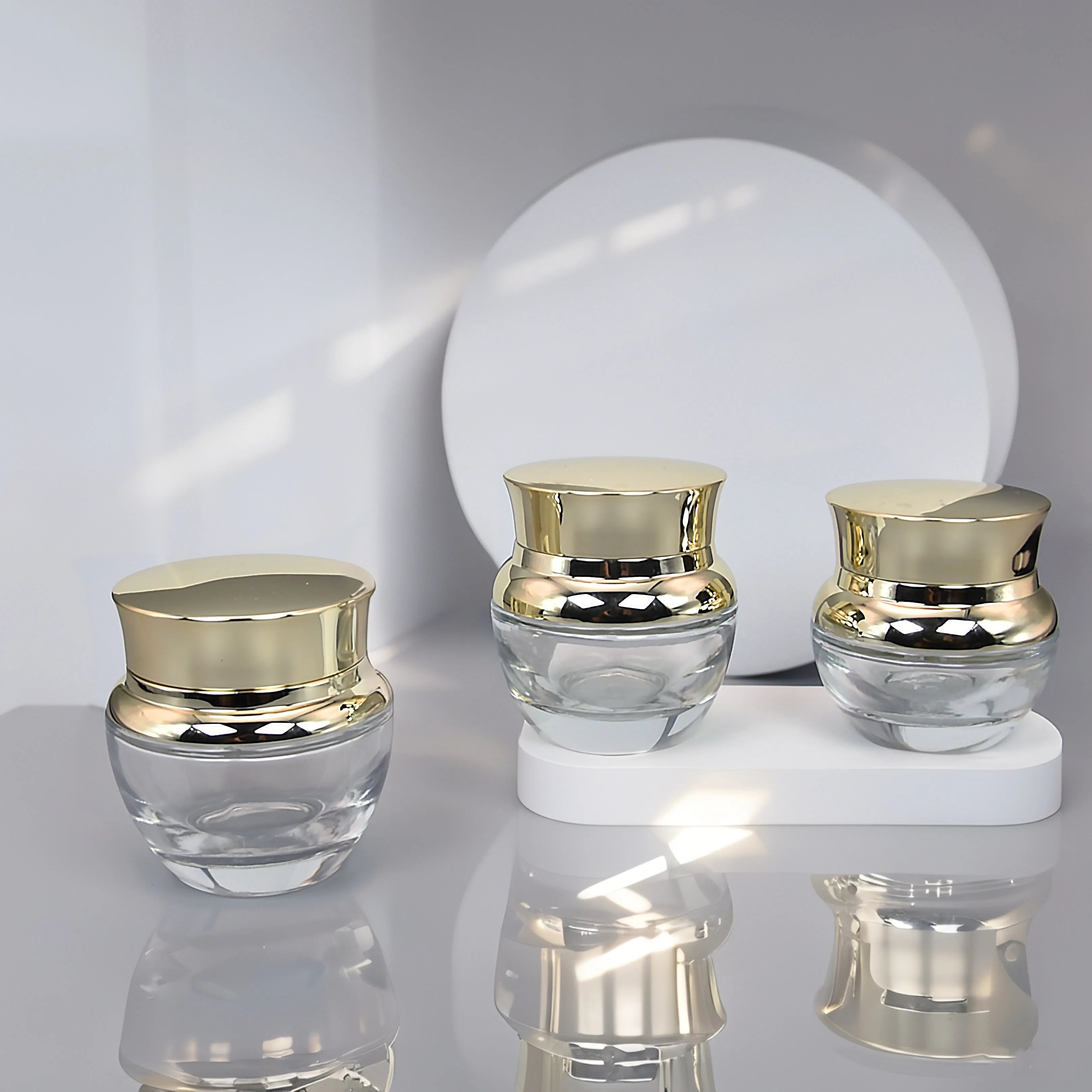 Customized Empty Cosmetic Glass Bottle Round Moisturizer Container Jar for Skin Care Cream Eye Cream Packaging