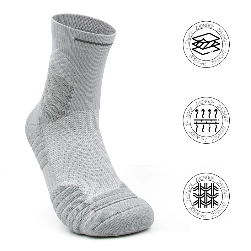Men's Anti-Slip Grip Jacquard Running Socks Breathable Cotton Cuff Custom Print Logo Knitted Crew Brand Sports Basketball Socks