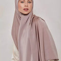 Wanyi Fashion Hijab Scarf Wholesale Stock 2023 New Color No Slippy Elegant Cotton Jersey Hijab Shawl Plain Pattern for Muslim