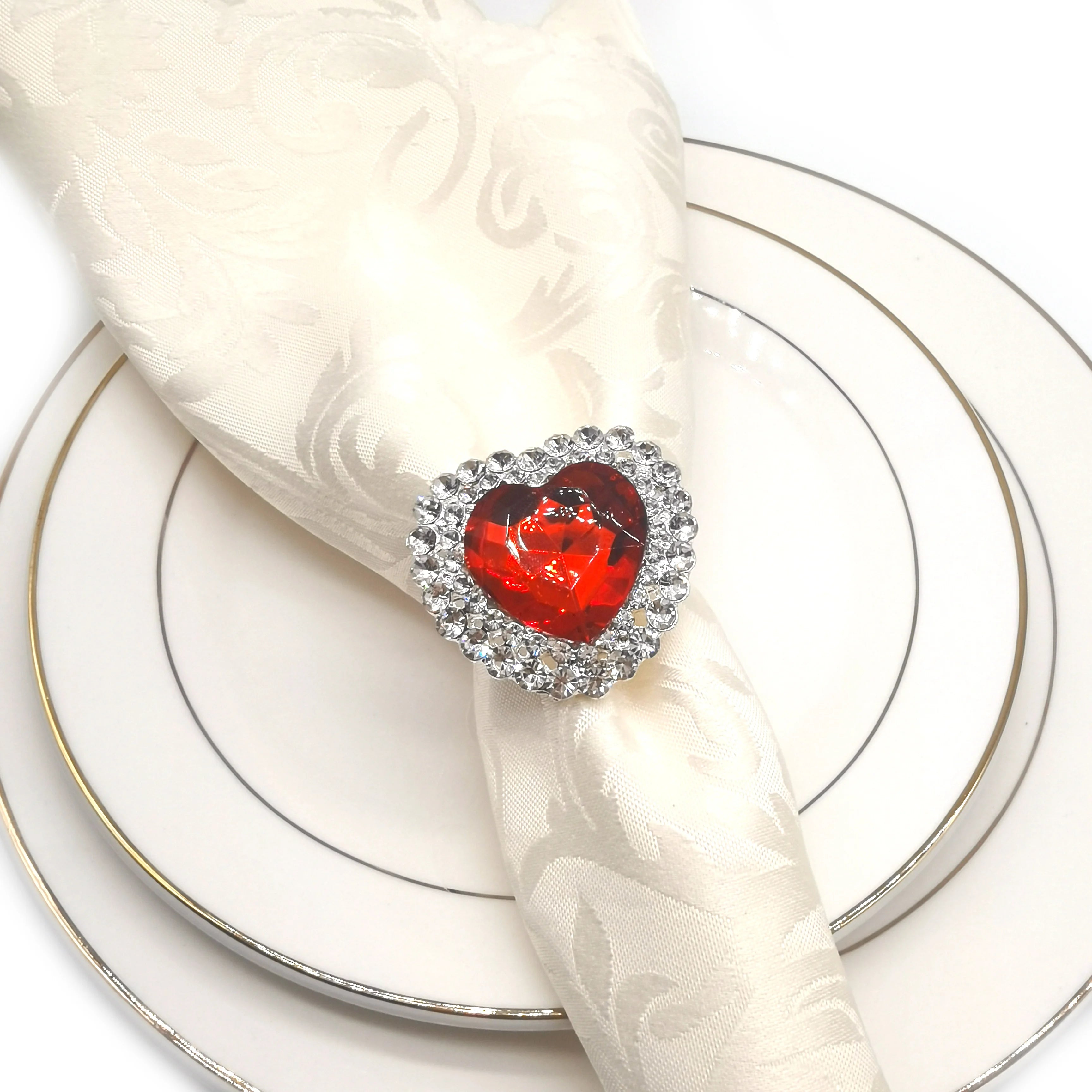 Wholesale Heart Shape Metal Napkin Rings With Rhinestone Wedding Banquet and Dining Hotel Table Decoration for Banquets Events