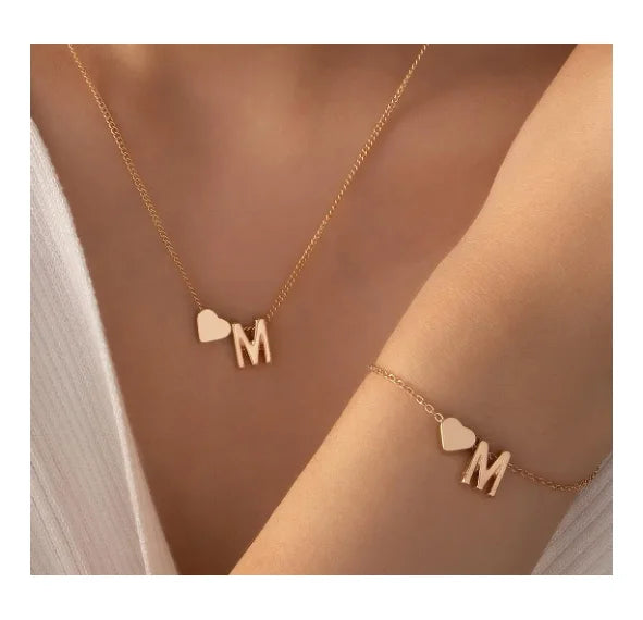 Exquisite Simple Stainless Steel Women Custom Chain Necklace Alphabet Letter Heart Pendant Necklace
