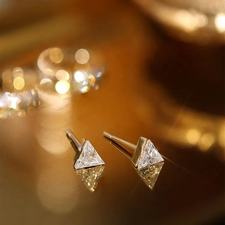 Trendy Design Minimalist Stud Triangle Diamond 0.6ctw Delicate Stud Earrings Pure 18k Gold Jewelry Manufacturer