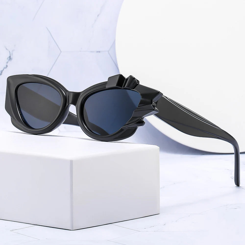 YTSXT8834 2024 Wholesale Luxury Brand Cat Eye Sunglasses Women Small Frame PC UV400 TAC Lenses Polarized Sport Fashion