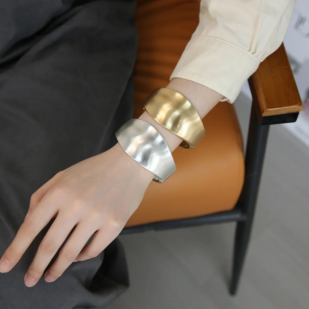 Trendy Fashion Gold Plated Large Irregular Exaggerated Minimalist Women's Wide Metal Cuff Bangle Bracelet for Party Occasions