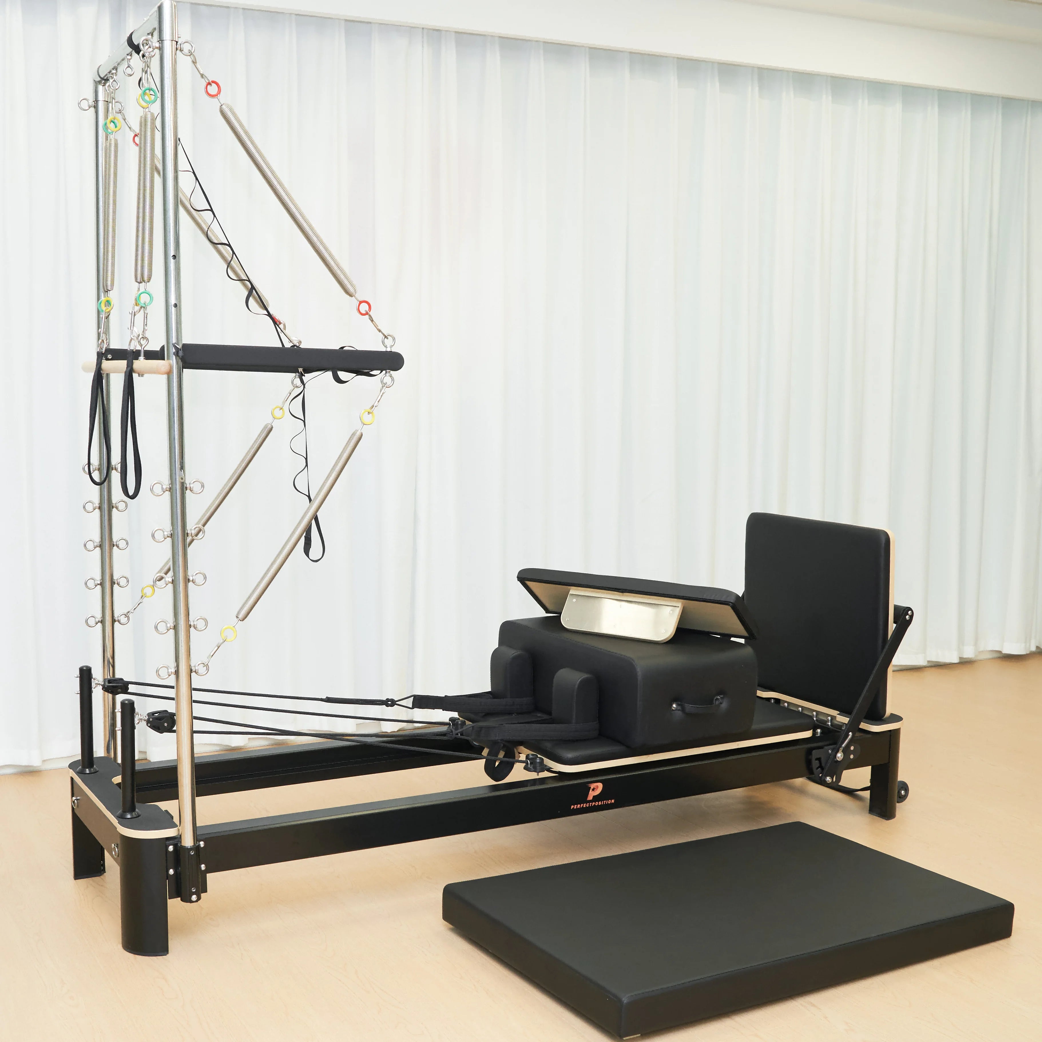 Fitness Half Black Studio Gym Pilates Reformer White Aluminum Reformer with Tower