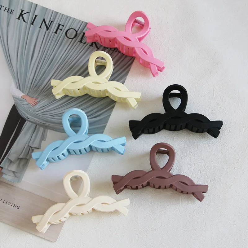 Girls' Pastel-Colored Plastic Hair Claws with Large Grip Clip Simple Style Hair Ornament