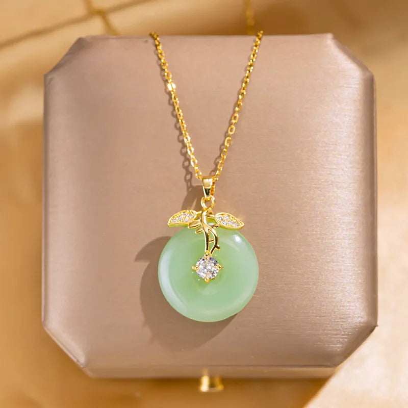 Lucky Gold Plated Natural Jade Stone Pendant Necklace Safe Buckle Stainless Steel Oval Link Chain Green Jade Necklace