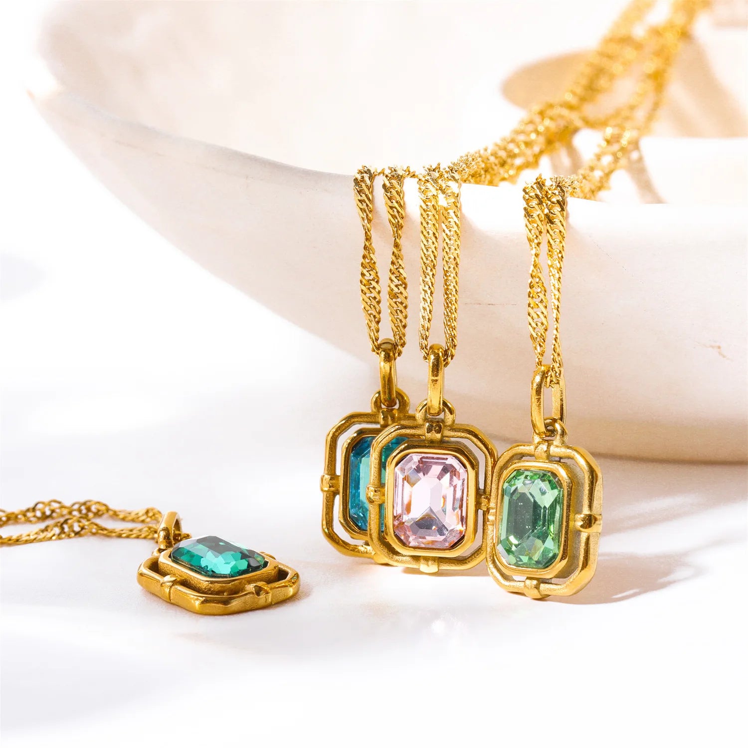 Urban Jewelry 18K Gold Plated Stainless Steel Pendant Necklace Colored Glass Crystal Mirror Polish Link Chain Trendy Party Gift