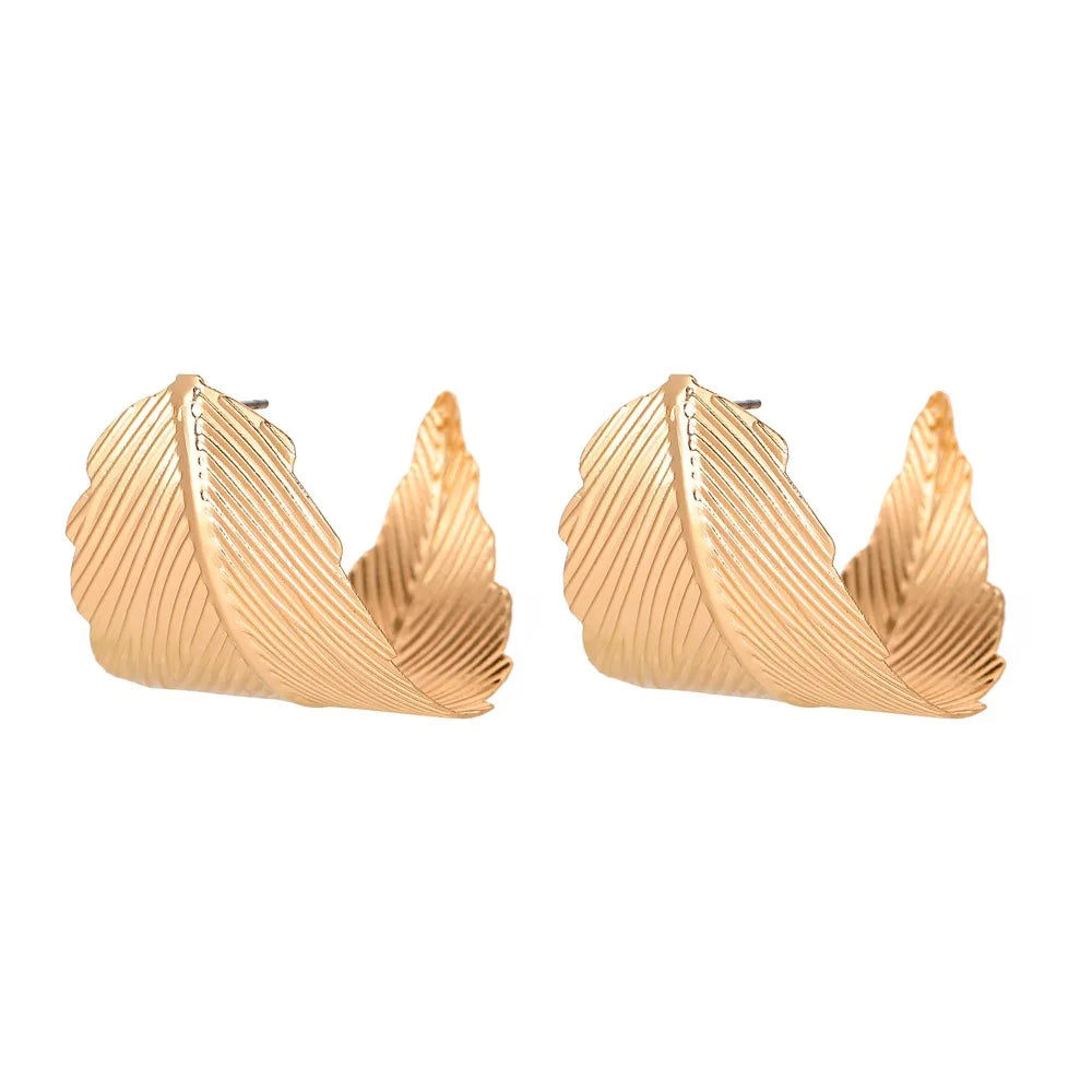 2025 New Arrival Fashion Jewelry Simple Fashion Ladies Metal Exaggerated Leaf Earrings Jewelry Gold Design Hoop Earrings Women