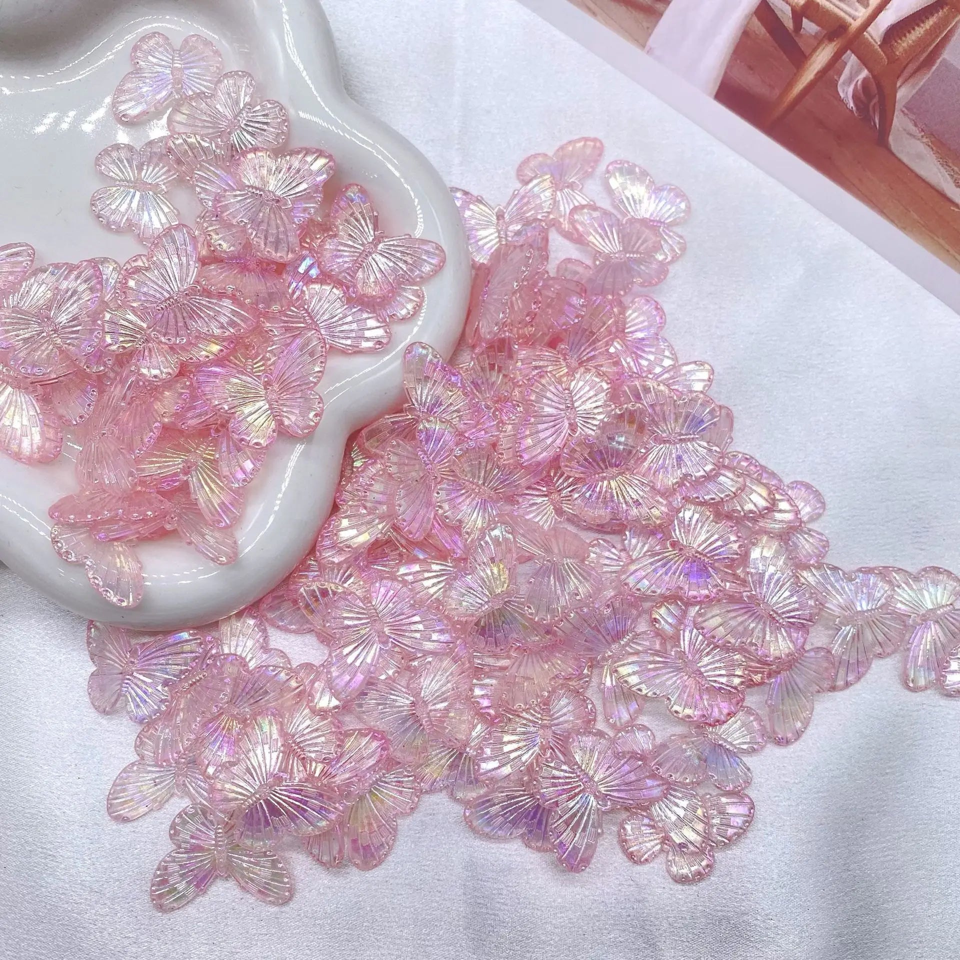 DS Factory Hot Selling Acrylic Aurora Monochrome Simulation Fantasy Butterfly Beads Accessories