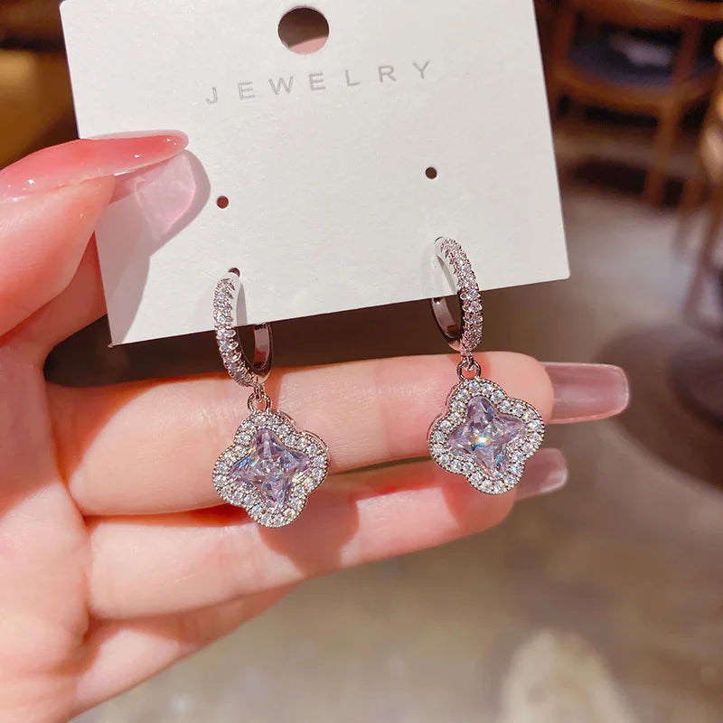 FanYue Custom Jewelry Luxury Four Leaf Clover Flower Earrings 18k Gold Plated Korean Zircon Earrings Ear Clip for Women 2023