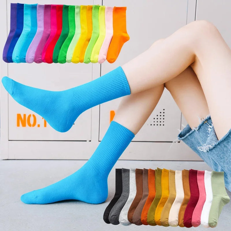 Wholesale 200 Needle Solid Color Mid Calf Socks Female Casual Cotton Crew Socks for Women