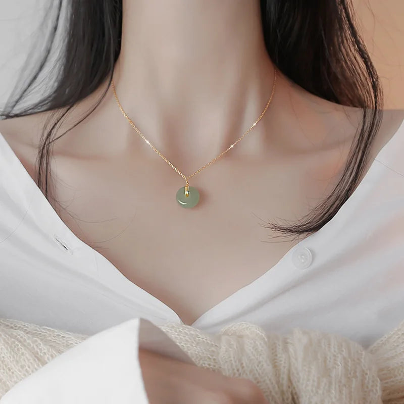 Hot Sale Never Fade Stainless Steel Chain Round Jade Pendant Necklace Chinese Style Lucky Jade Agate Pendant Necklace Jewelry