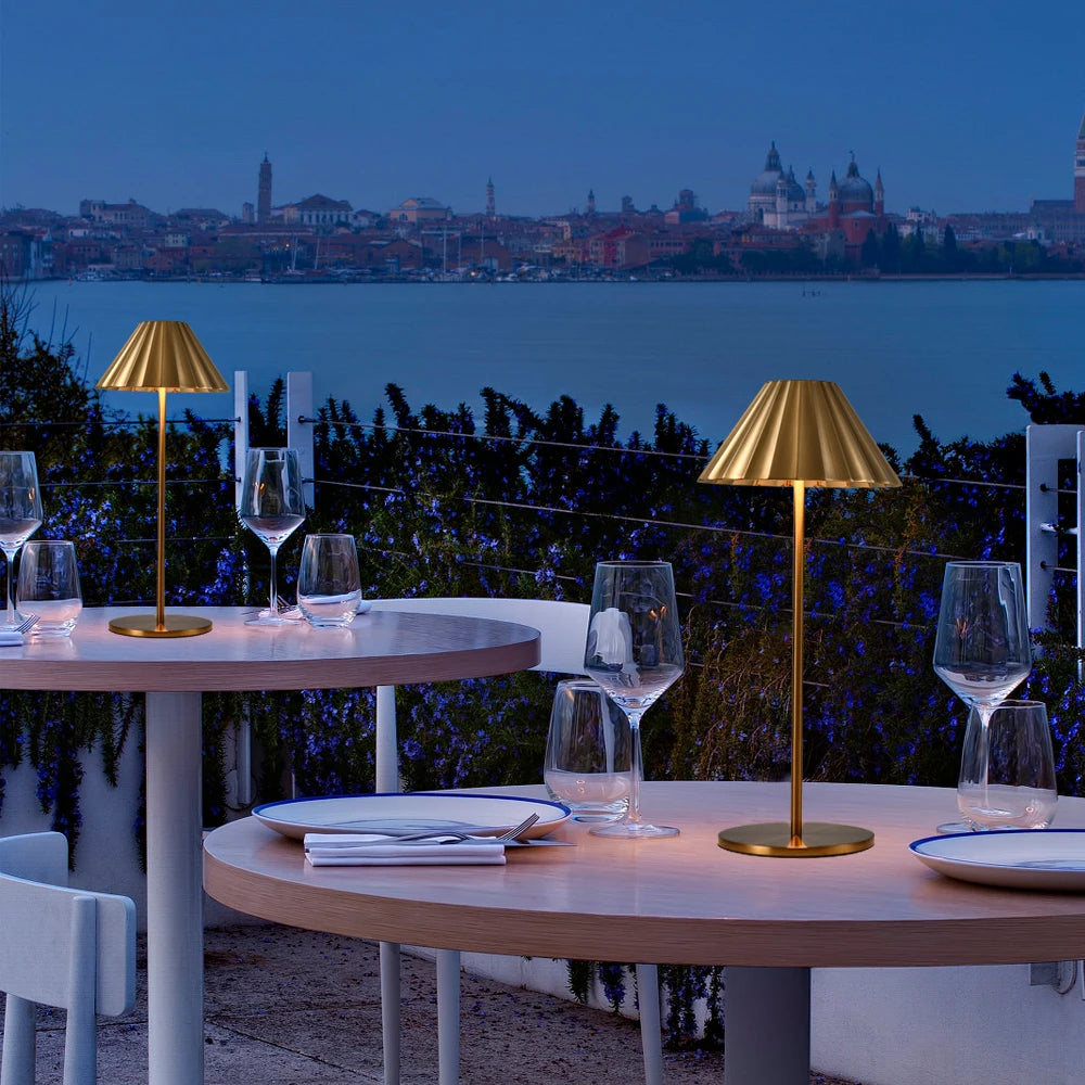 Exclusively Hotel Golden Metal Scallop Table Lamp LED Restaurant Hotel Cordless Rechargeable Table Lamp