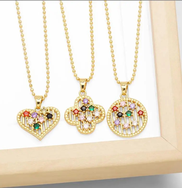 Colorful Zircon Love Necklace for Women Simple Peach Jewelry with Fashionable Heart Pendant Clavicle Chain