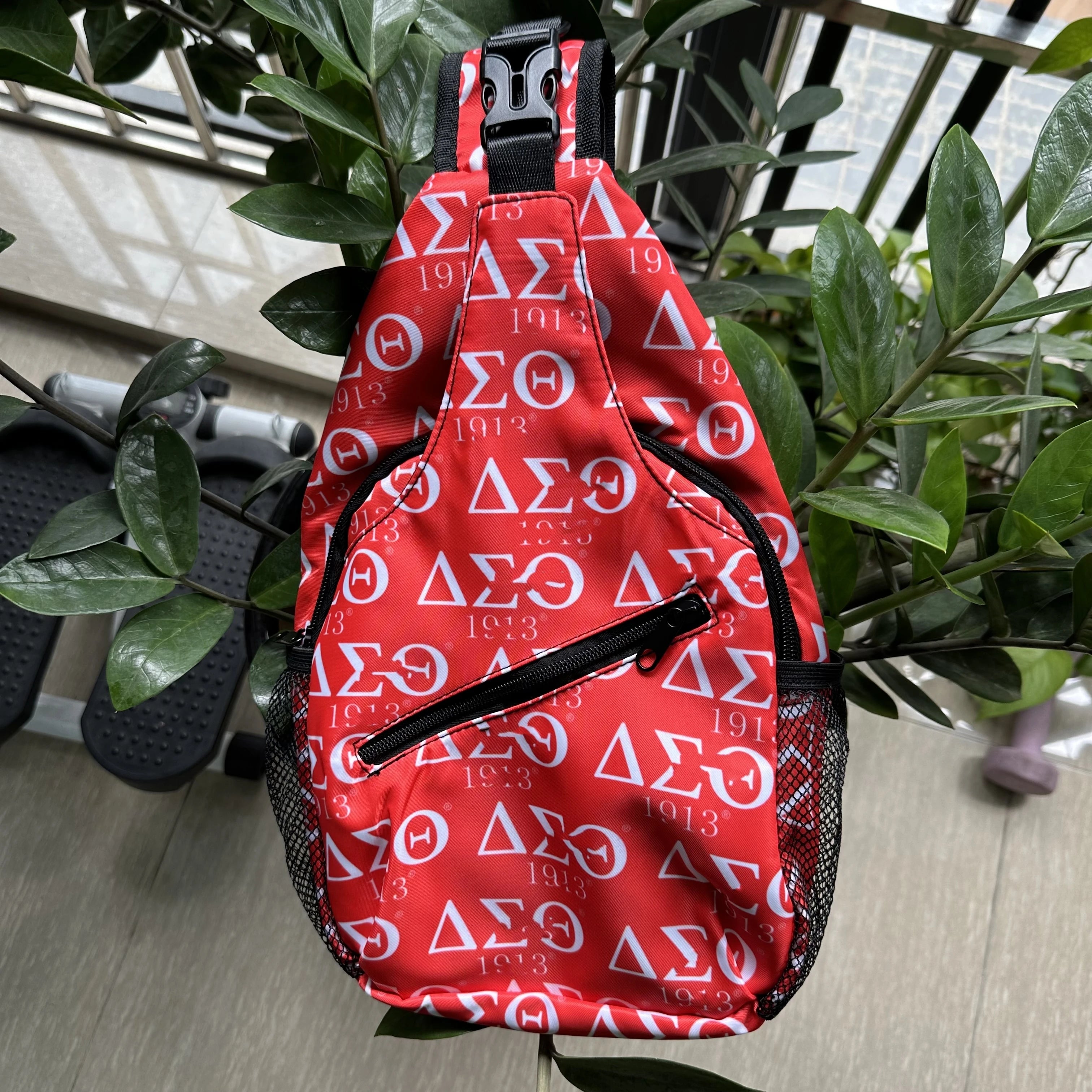 Fashion Greek Sorority Deltaa Sigma Theta Shoulder Chest Crossbody Backpack Sling Bag for Greek Letter for Woman