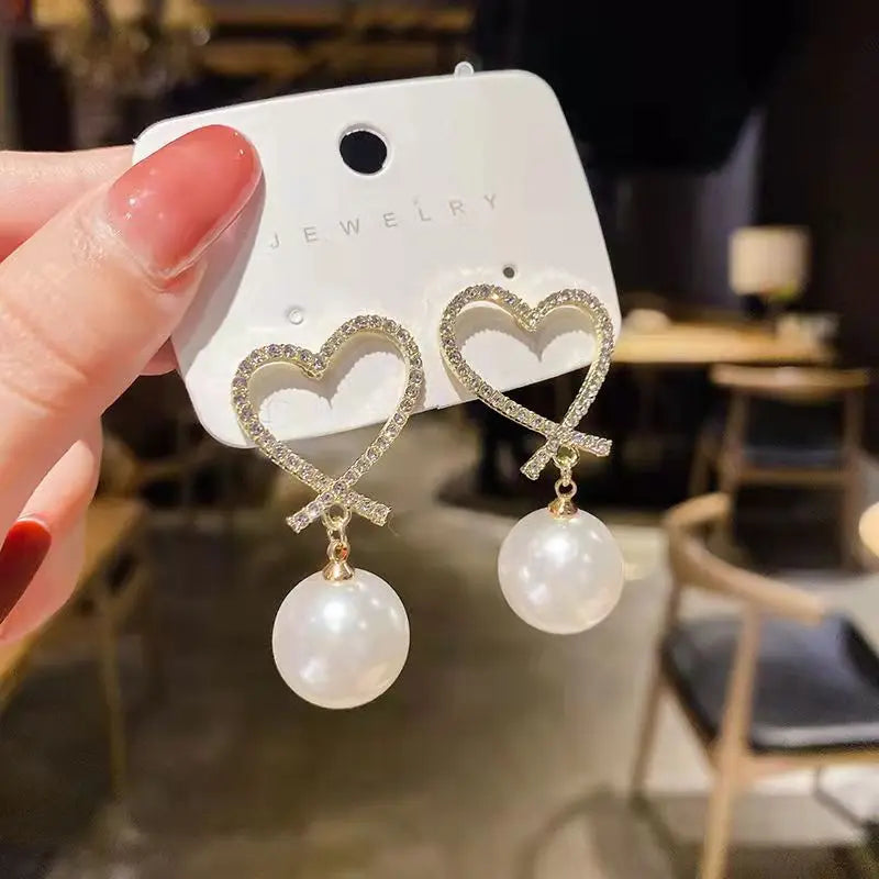 2022 Hot Luxury Glamour Heart Shaped Women's Earrings Gold Plated Alloy for Wedding or Gift European and American Fashion