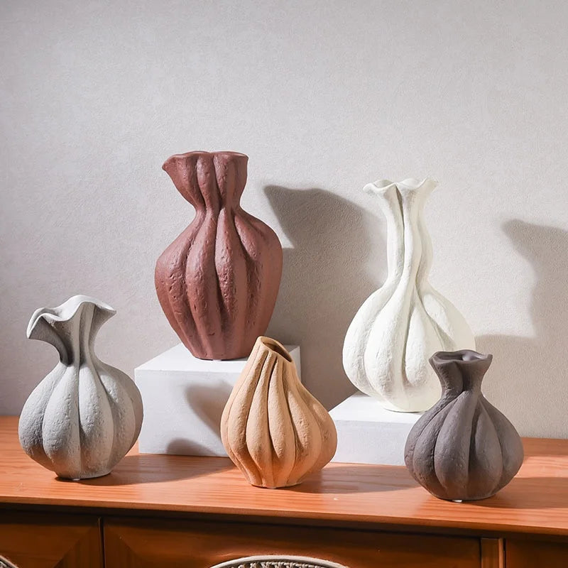 Quiet Style Modern Antique Ceramic Vase Soft Matching Flower Arrangement and Home Accessories for Porch Model Room TV Cabinet