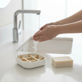 Eco Friendly Square Black Soap Storage Container Holder Tray Bamboo Shampoo Lotion Dispenser Box With Case Lid for Bathroom
