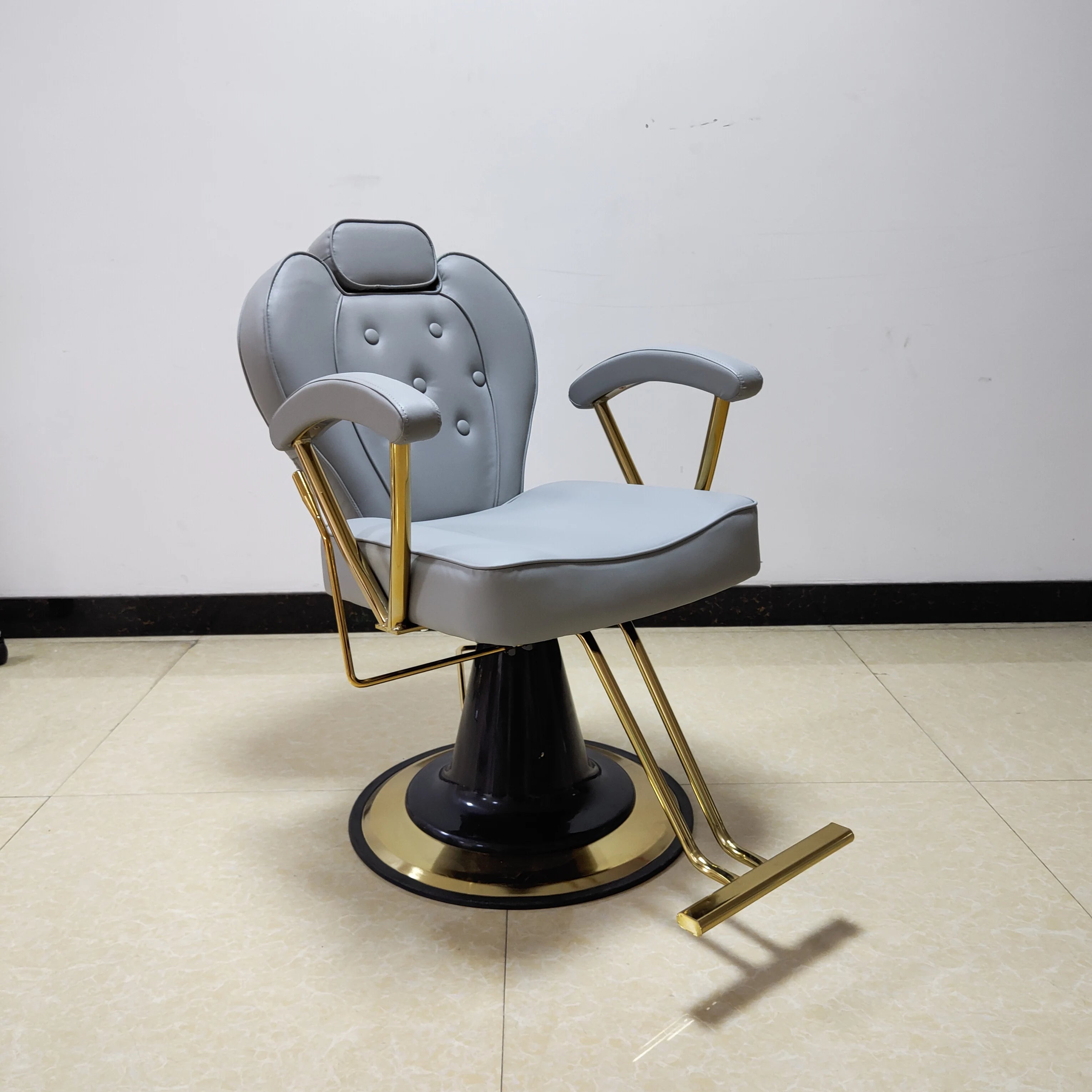 Kisen Black Luxury Barbershop Salon Equipment Beauty Hair Salon Chair Heavy Pump Men's Salon Vintage Barber Chair
