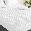 Premium Microfiber Hypoallergenic White Waterproof Quilted Mattress Cover Bed Bug Protect Cover Knitted Technique
