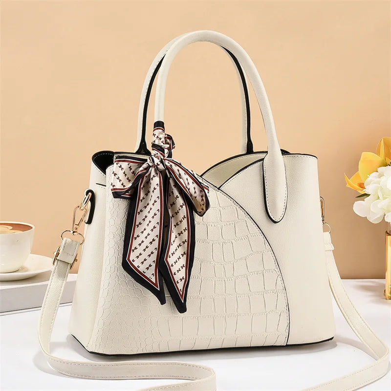 2022 Wholesale Custom Large Capacity Cross-Body Handbag Ladies Single Shoulder Bag Zipper Closure Factory Fashion Polyester