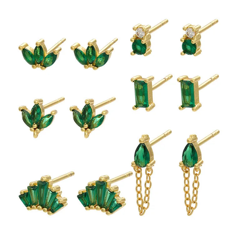 EC1775 Tiny Mini 18k Gold Plated Baguette CZ Diamond Bear Stud Earrings - Dainty Minimalist Cubic Zirconia Earrings