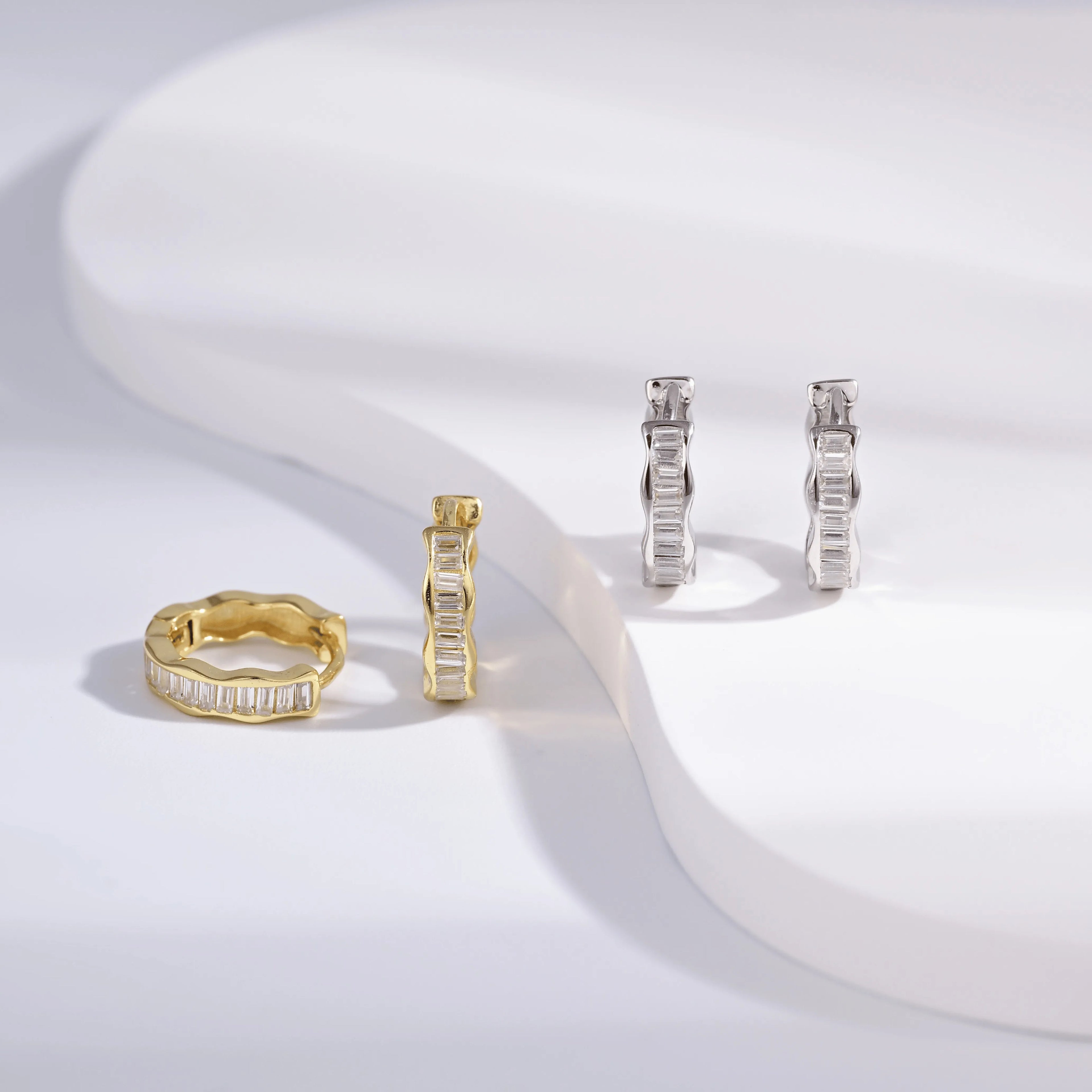 Wholesale Earrings Jewelry Gold Rhodium Plated Full Cubic Zirconia Round Huggie 925 Sterling Silver Fine Jewelry Earrings