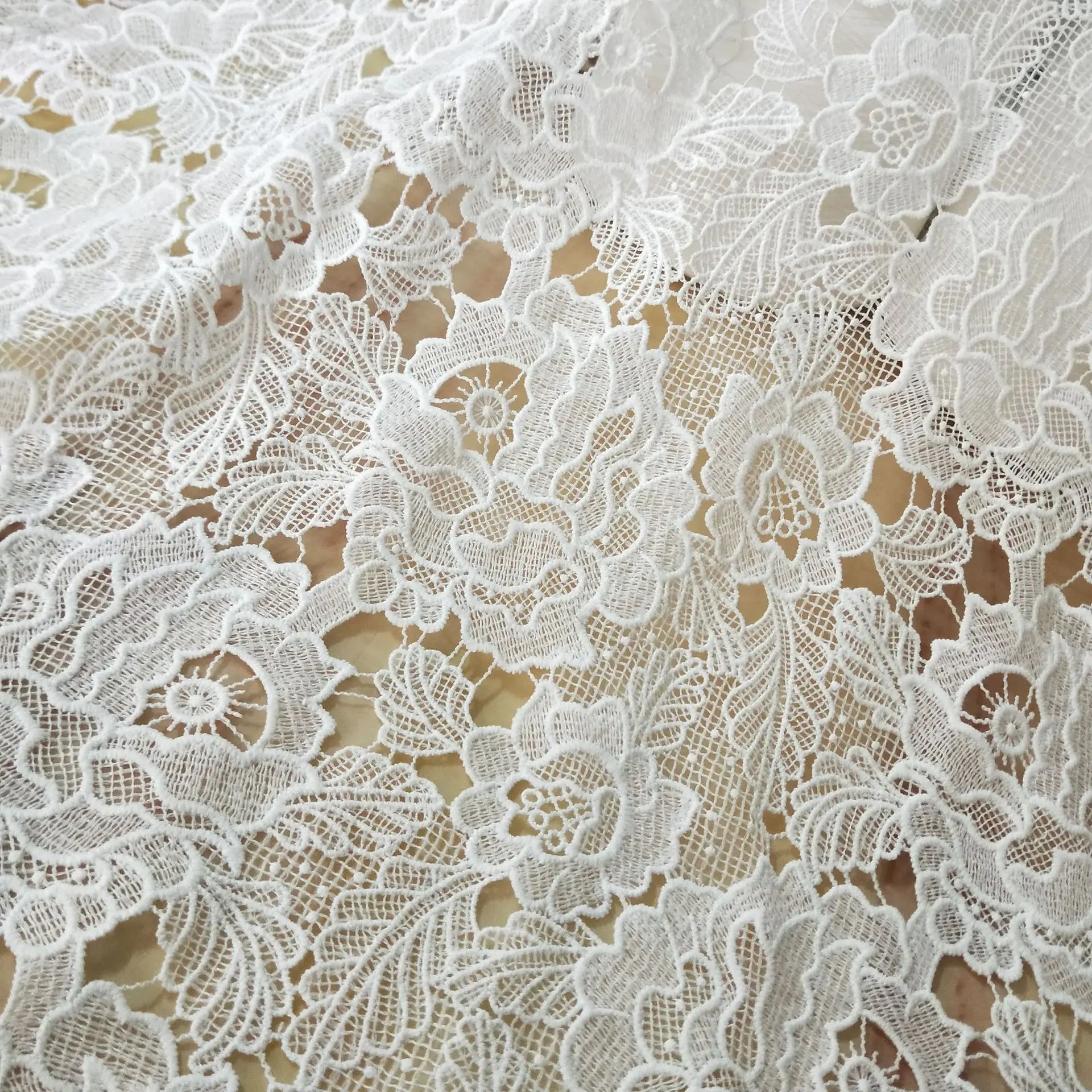100% Polyester White Chemical Embroidery Lace Water Soluble Guipure Lace Fabric
