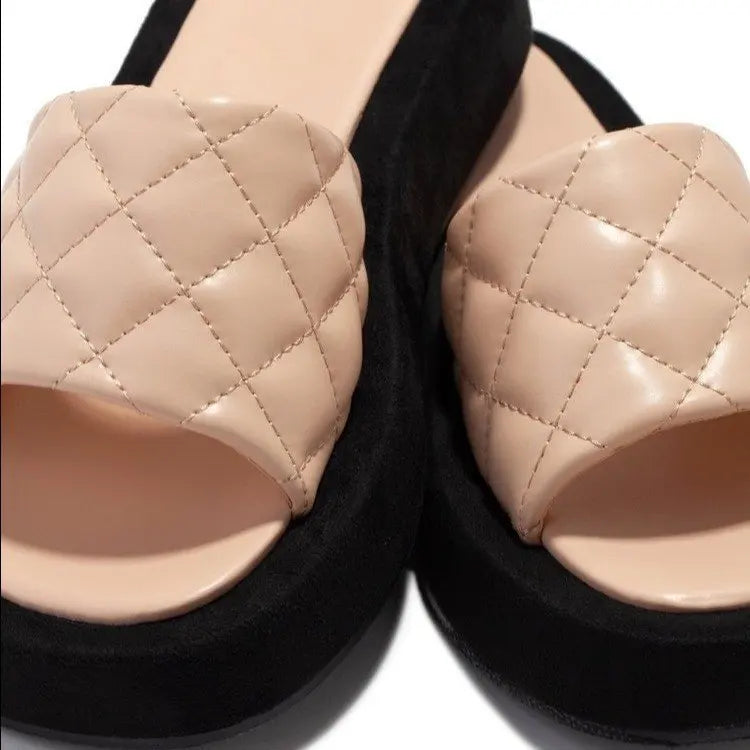 Summer New Fashion Large Size Thick Sole Sandals Anti Slip Beach Slippers for Women