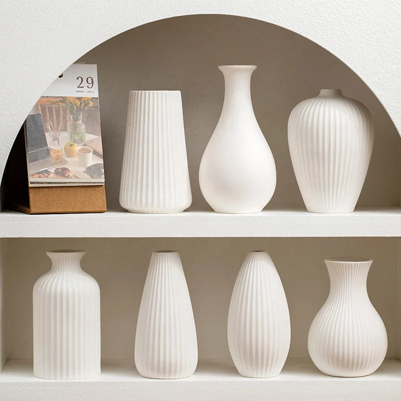 Handmade Modern Bisque White Ceramic Tabletop Vase with Stripe Pampas Grass Home Living Room Hotel Wedding Decoration