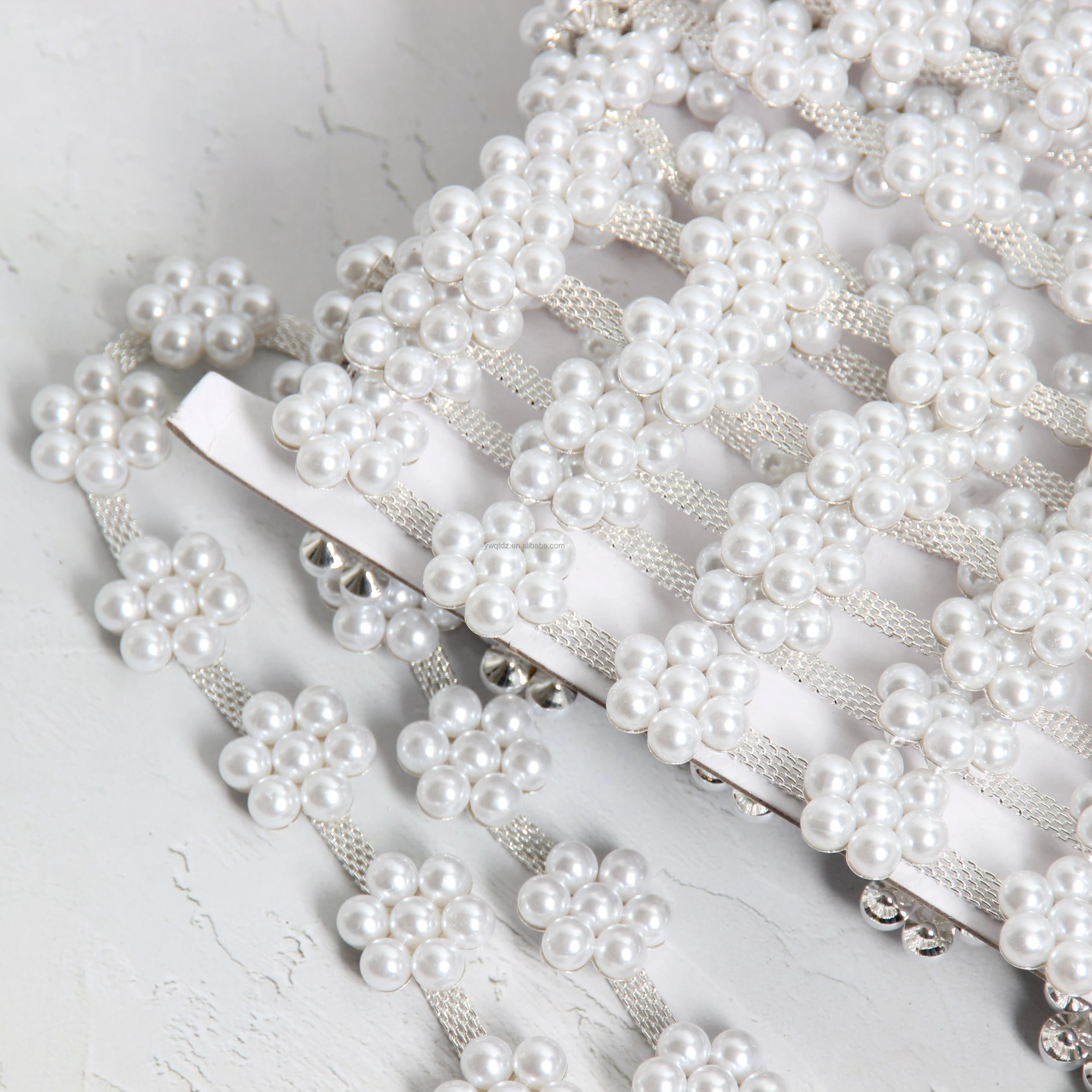 Chain Decorated with Pearls Welded with Flowers Loose Rhinestones Used for Bags Clothes Shoes Weddings Parties