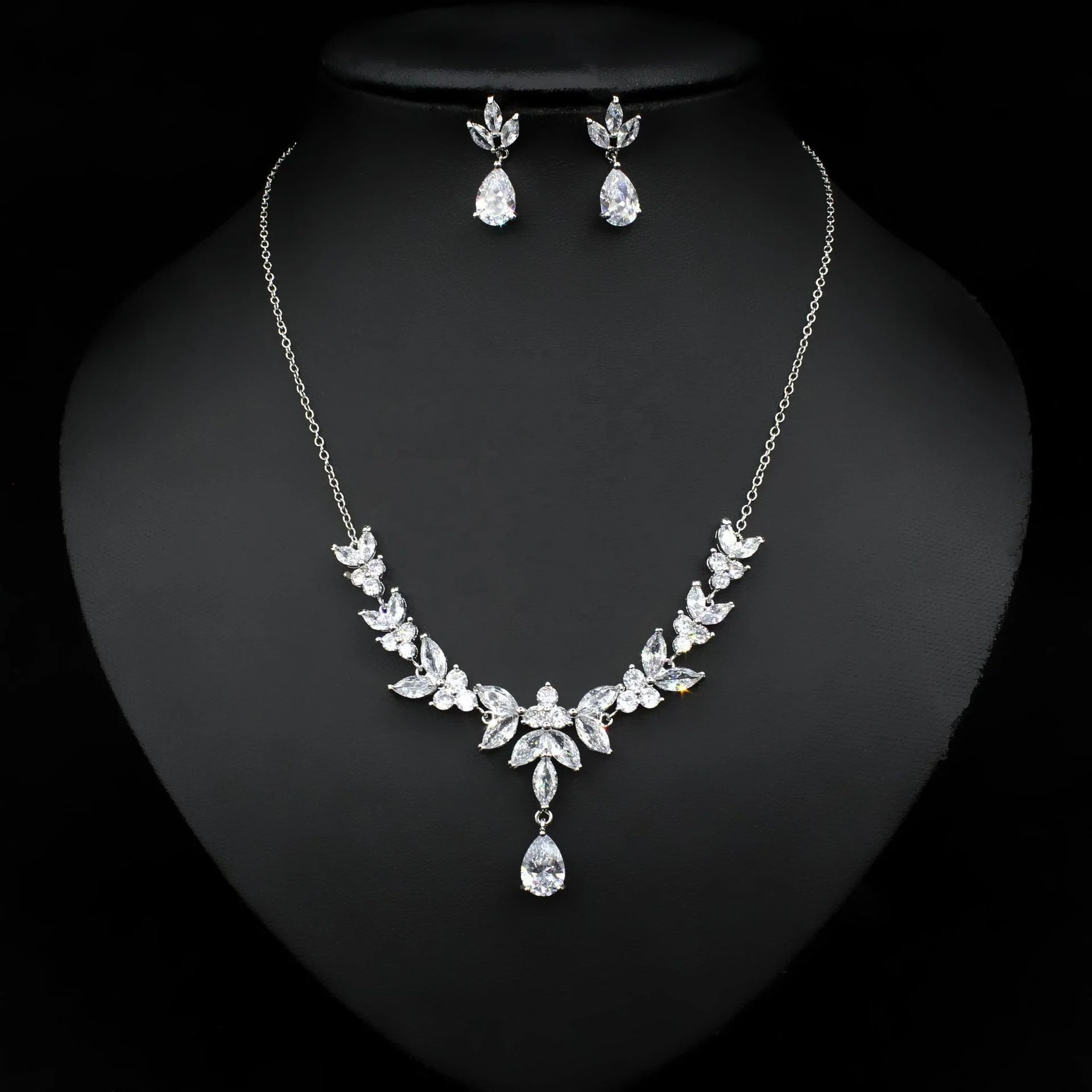 Genya Wholesale Custom Clear Rhinestone Earrings Necklace Set Crystal Pendant Necklace Wedding Bridal Jewelry Set