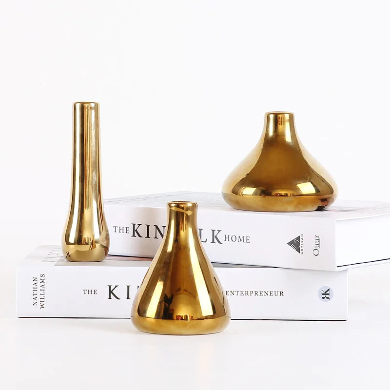 Modern Creative Electroplated Gold Ceramic Tabletop Vase with Customizable Logo Small Size S Luxury Living Room Decoration