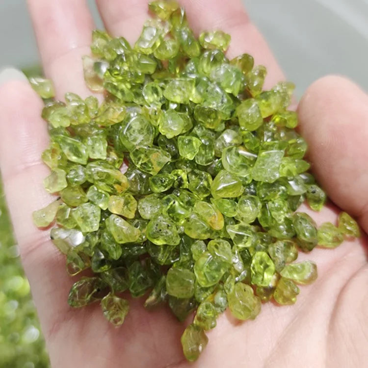 Wholesale Natural Polished Olivine Rock Crystals Healing Stones Gravel Tumbled Stone Chips